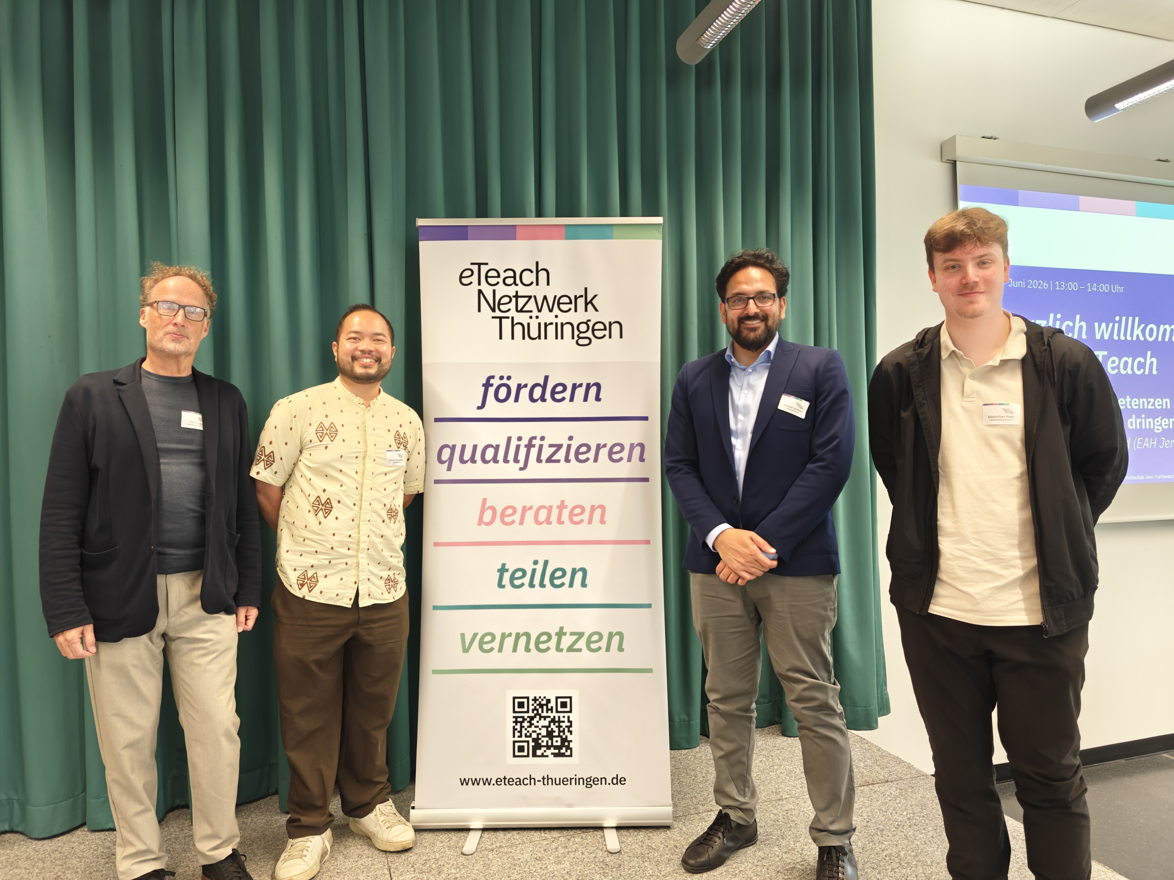Das KI-TuProL-Team vor dem eTeach-Poster beim ImDialog 2026 in Jena.